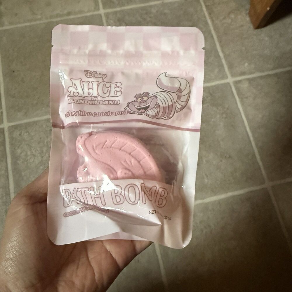 Disney Alice in Wonderland Cheshire Cat Bath Bomb Coconut Scented New Rare